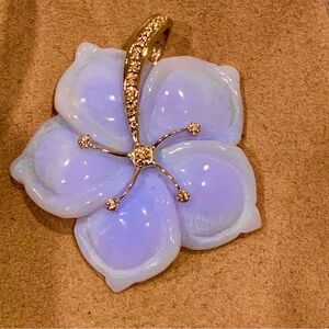 Lavender/Blue Jade Poppy Enhancer with White Gold & Diamonds for Necklace